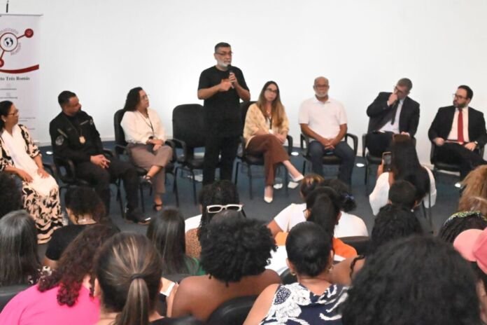 A Prefeitura de Niterói, através da Secretaria de Participação Social (Sempas), realizou um encontro com a sociedade civil para o balanço das ações do ano do Programa Rede Acolher, nesta quarta-feira (10).