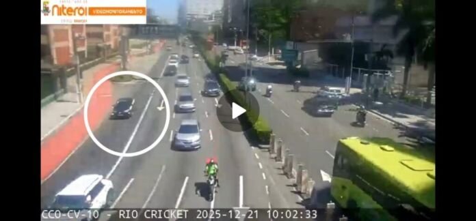 O Centro Integrado de Segurança Pública (CISP) identificou, neste domingo (21), um veículo com registro de furto que circulava pela região central de Niterói.