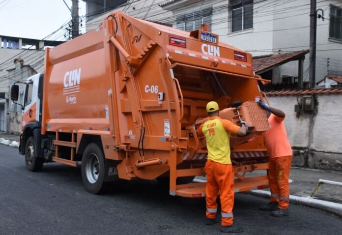 A Prefeitura de Niterói, por meio da Companhia de Limpeza de Niterói (Clin), preparou uma operação especial de limpeza urbana para atender à cidade durante as festas natalinas e a virada do ano.