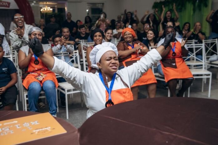 A final da quarta edição do Festival da Empada movimentou a Cooperativa de Pau Grande na última quinta-feira (18) e transformou o espaço em um verdadeiro palco de celebração do talento, da criatividade e do empreendedorismo feminino em Magé.