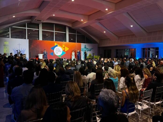 Foto - Gee Santos A Prefeitura de Maricá, através da Secretaria de Turismo, Comércio, Indústria e Mercado Interno recebeu reconhecimento nacional pelo programa Jornada de Capacitação Maricá