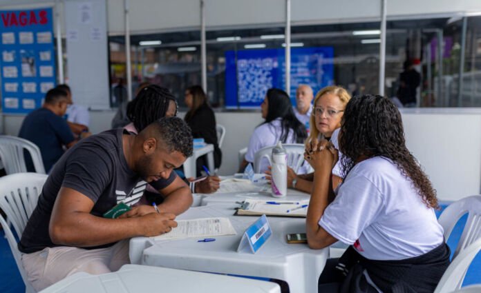 A Prefeitura de Maricá, por meio da Secretaria de Trabalho e Emprego, realiza nos dias 12 e 13 de dezembro uma nova edição da Casa do Trabalhador Itinerante, na passarela de Inoã (Km 15 da Rodovia Amaral Peixoto).