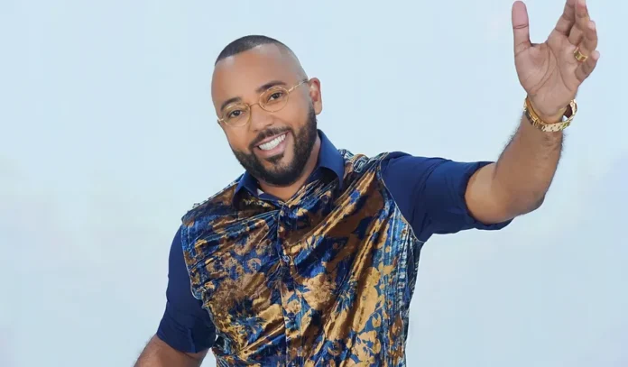 No dia 25 de dezembro, a partir das 20h, a orla de Araçatiba, em Maricá, vai receber o renomado sambista Dudu Nobre.