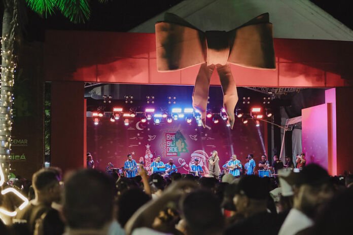 55022496273_f714074c93_c A Prefeitura de Maricá, por meio da Companhia Maricá, Arte, Roteiros e Experiências (MARÉ), promoveu neste sábado (03/01), penúltimo dia de atividades do Natal Brasilidade 2025, uma noite especial de shows que marcou a reta final da programação.