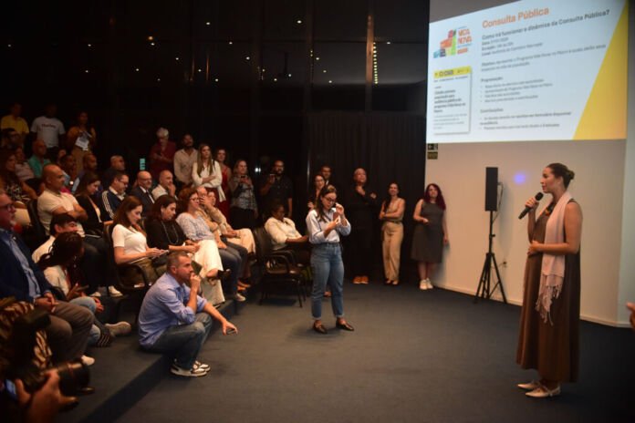 A Prefeitura de Niterói, por meio da Secretaria Municipal de Habitação e Regularização Fundiária (SMHRF) e do Escritório de Políticas Transversais de Direitos e Cuidados, anuncia a realização de três audiências públicas territoriais do Programa Vida Nova no Morro (PVNM).