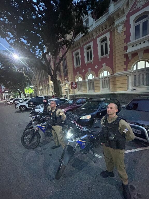 A Guarda Municipal de Niterói recuperou, nesta terça-feira (20), um veículo clonado no bairro de Icaraí, com o apoio do Centro Integrado de Segurança Pública (Cisp)