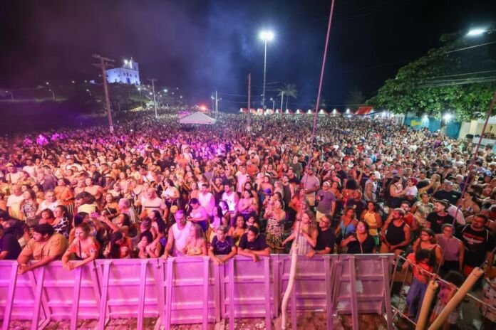 Festival de Verão Promovido pela Prefeitura de Saquarema, por meio da Secretaria Municipal de Esporte, Lazer e Turismo, o Festival de Verão Saquarema 2026 está confirmado e promete movimentar a cidade entre janeiro e fevereiro.