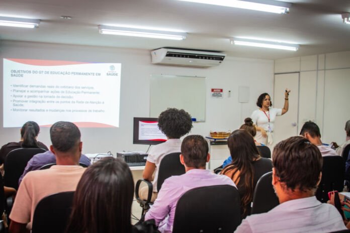 A Prefeitura de Maricá, por meio da Secretaria de Saúde, promoveu na quarta-feira (28/01) o 1º Encontro do Grupo de Trabalho (GT) de Educação Permanente em Saúde, no auditório da sede da pasta, no Centro