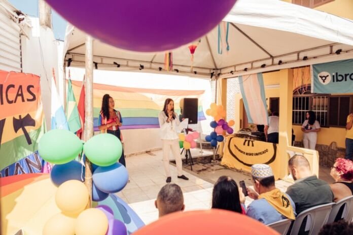 A Prefeitura de Maricá, por meio da Secretaria de Assistência Social, promove nesta quinta-feira (29/01), às 14h30, uma programação especial em comemoração ao Dia da Visibilidade Trans, com a participação de representantes de organizações e grupos LGBTQIAPN+.