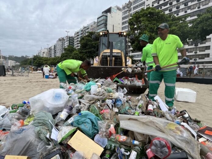 IMG_3502-scaled Após as comemorações de Réveillon em Niterói, a Prefeitura montou um esquema especial de limpeza em diversos pontos da cidade.