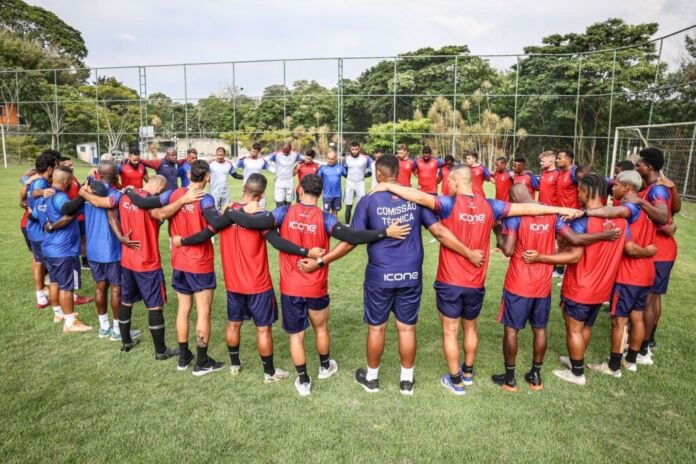 A espera finalmente acabou! 131 dias após disputar sua última partida oficial contra a Portuguesa pela Copa Rio, o Maricá F.C está pronto para dar o pontapé inicial na temporada 2026.