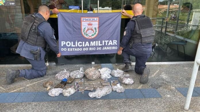 Uma operação integrada de segurança pública entre a Guarda Civil Municipal, a Polícia Militar e o Comando de Operações Especiais, realizada desde a manhã desta quinta-feira (16) no Conjunto Habitacional Vila das Hortências, popularmente conhecido como Predinhos ou Carandiru, no bairro Pinhão, em Tanguá