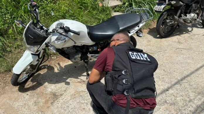 A Prefeitura de Niterói, por meio do Gabinete de Gestão Integrada Municipal (GGIM), em ação conjunta com o Segurança Presente e a 79ª DP (Jurujuba), desarticulou um desmanche clandestino de motos no bairro do Largo da Batalha.
