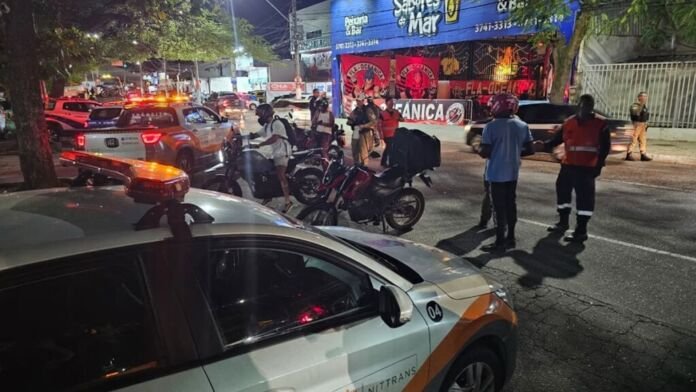 A Prefeitura de Niterói, por meio da Nittrans, realizou, na noite desta quarta-feira (28), mais uma ação integrada contra motos barulhentas