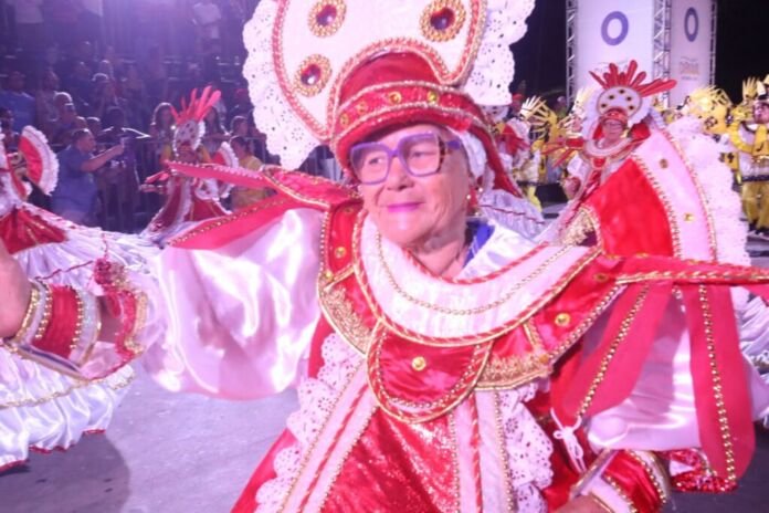A escola de samba Império de Charitas é a grande campeã do Grupo Especial do Carnaval 2026 de Niterói
