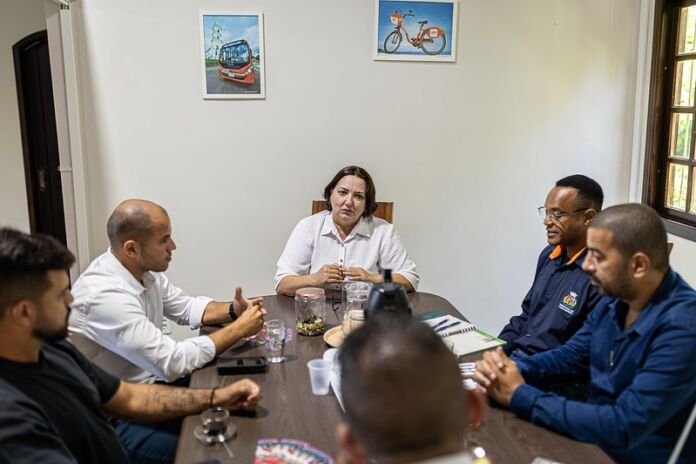 A Prefeitura de Maricá recebeu nesta quarta-feira (25/02) uma comitiva do município de Ouro Branco (MG) para conhecer de perto as políticas públicas implementadas na cidade