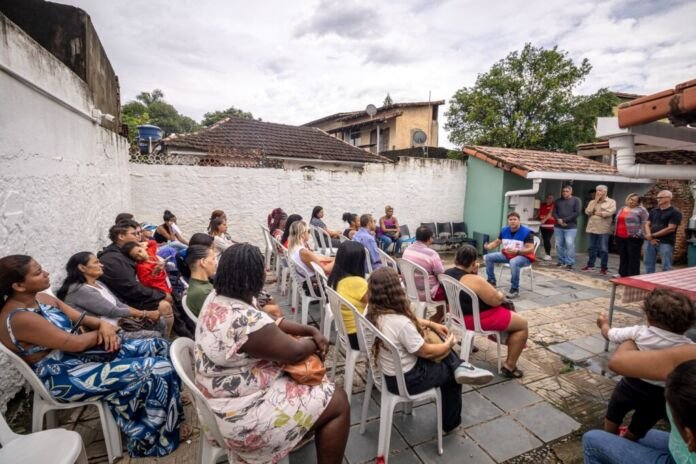 A Prefeitura de Maricá, por meio da Secretaria de Habitação e Assentamentos Humanos, realizou nesta terça-feira (10/02) a entrega de 41 benefícios do Programa Locação Social a moradores da cidade