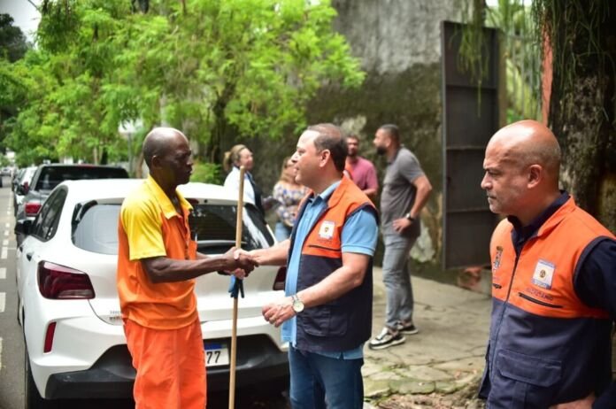 A Prefeitura de Niterói segue atuando de forma integrada para minimizar os impactos das fortes chuvas que atingiram a cidade na noite de domingo (9) e na madrugada desta segunda-feira (10).