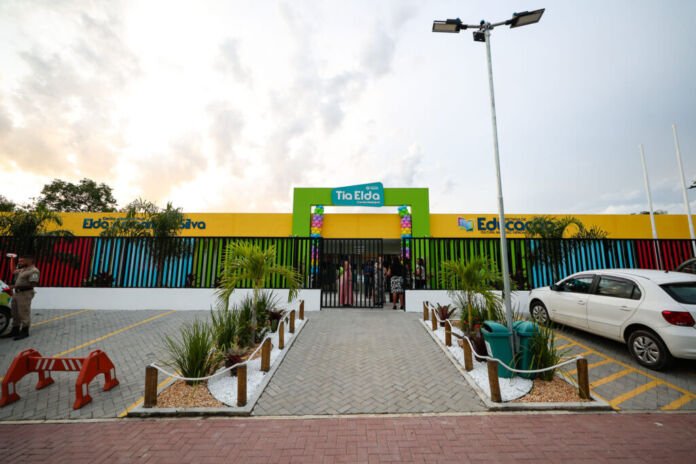 A Prefeitura de Saquarema, por meio da Secretaria Municipal de Educação, Cultura, Inclusão, Ciência e Tecnologia, registrou, em fevereiro de 2026, dois anos de funcionamento de três creches municipais inauguradas pela administração pública