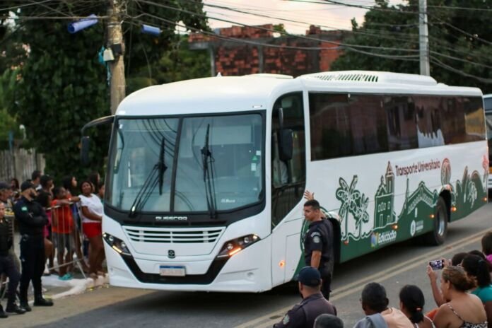 A Prefeitura de Saquarema, por meio da Secretaria Municipal de Educação, Cultura, Inclusão, Ciência e Tecnologia, vai iniciar o processo de inscrição para as novas vagas do Transporte Universitário