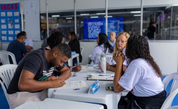 A Prefeitura de Maricá, por meio da Secretaria de Trabalho e Emprego, realiza entre os dias 24 e 27 de fevereiro (terça a sexta-feira), das 7h às 12h, mais uma edição da Casa do Trabalhador Itinerante