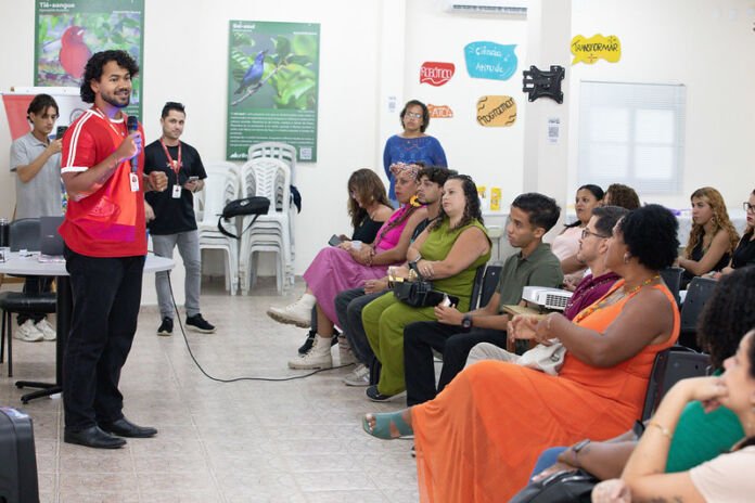 A Prefeitura de Maricá, por meio da Secretaria de Ciência e Tecnologia, promoveu na terça-feira (10/03), no Território do Futuro, no Flamengo, a cerimônia de certificação dos alunos de três cursos de formação oferecidos gratuitamente pelo município