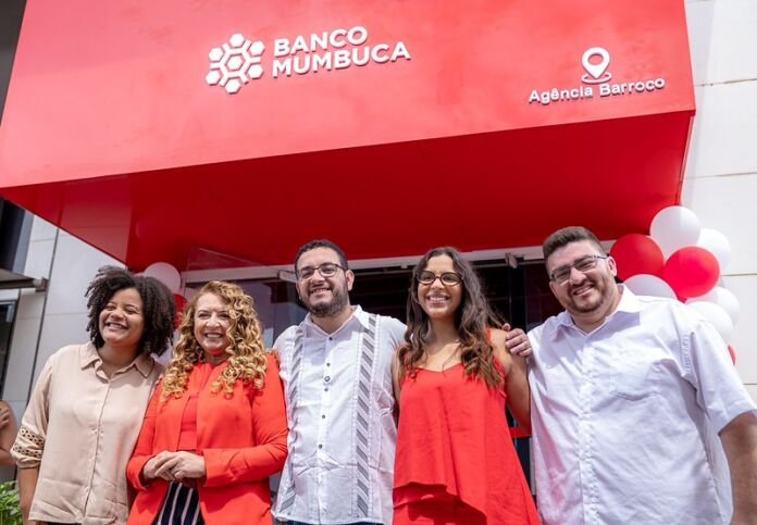 A Prefeitura de Maricá, por meio da Secretaria de Economia Solidária e Empreendedorismo Social, entregou nesta quinta-feira (19/03) a nova agência do Banco Mumbuca no Barroco, em Itaipuaçu.
