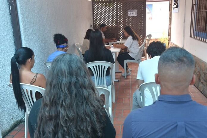 A Prefeitura de Maricá, por meio da Secretaria de Defesa do Consumidor, realizou na quinta-feira (19/03) um mutirão de negociação de débitos de energia elétrica, na Casa do Consumidor, no Centro.