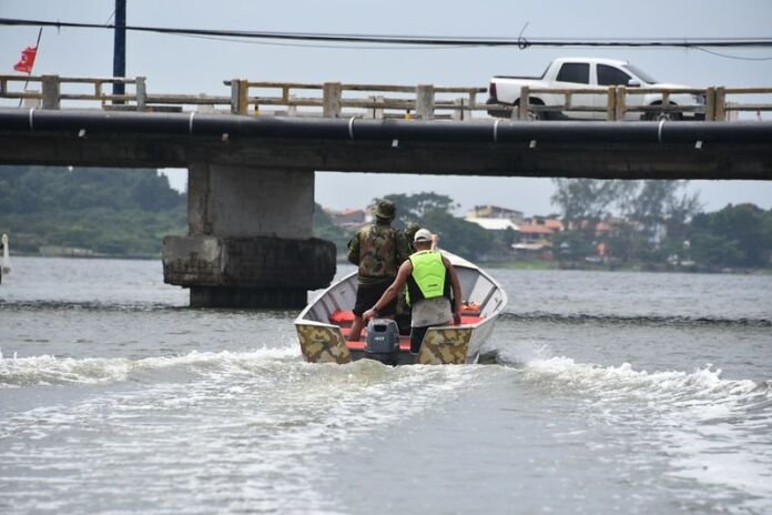 A Prefeitura de Maricá, por meio da Secretaria de Pesca, promoveu nesta quinta-feira (19/03) uma operação de fiscalização para reprimir a pesca predatória
