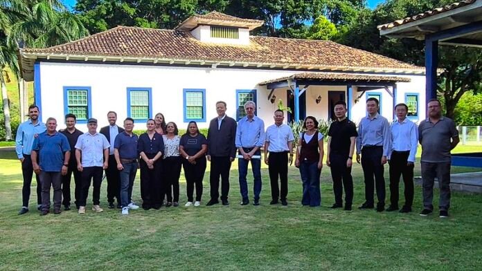 A Prefeitura de Maricá, por meio da Companhia de Desenvolvimento de Maricá (Codemar), participou, nesta quinta-feira (26/03), de uma agenda de trabalho com representantes da Sinomach, um dos maiores grupos industriais da China.