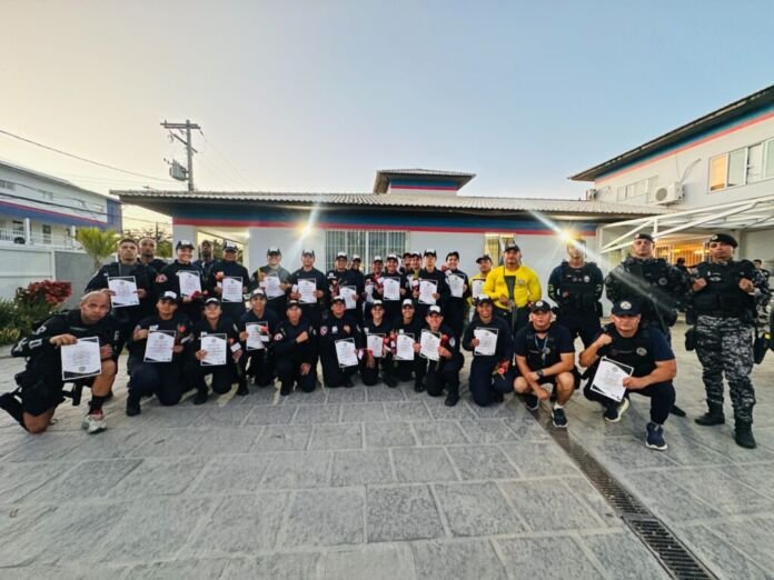 A Prefeitura de Maricá, por meio da Secretaria de Segurança Cidadã, realizou na quinta-feira (26/03), na sede da Guarda Municipal, no Centro, a formatura da primeira turma de um curso operacional voltado exclusivamente para mulheres