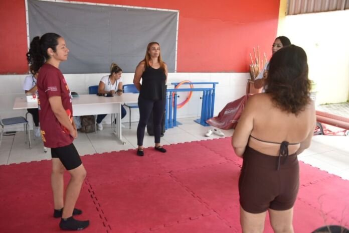 A Prefeitura de Maricá, por meio da Secretaria de Qualidade de Vida, Bem-Estar Social e Entretenimento, realizou nesta quarta-feira (04/03) o lançamento das aulas de teatro do Programa Viver Bem, no polo de São José do Imbassaí