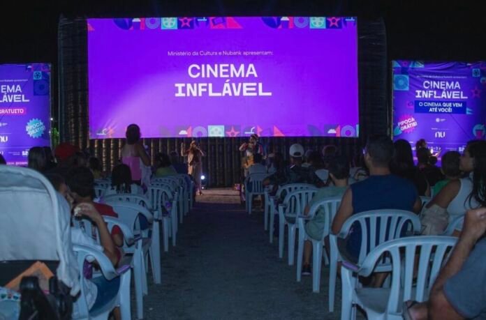 A Prefeitura de Maricá, por meio da Companhia de Cultura e Turismo de Maricá (MARÉ), apoia a realização do projeto Cinema Inflável no município, que chega à orla do Parque Nanci nesta sexta-feira (03/04)