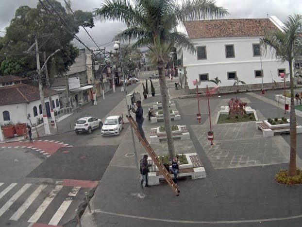 Na última quarta-feira, 18 de março, duas mulheres foram assaltadas próximo à Praça Orlando de Barros Pimentel, no Centro de Maricá
