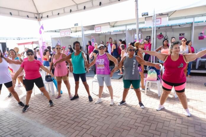 A Prefeitura de Saquarema realizou, no último sábado, 07 de março, uma grande mobilização de serviços e atividades voltadas ao bem-estar feminino, na Praça do Canhão