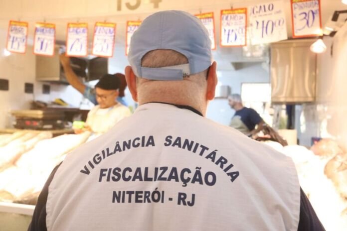 A Semana Santa está chegando e com isso a Vigilância Sanitária de Niterói tem intensificado a fiscalização do comércio de peixes e outros frutos do mar na cidade