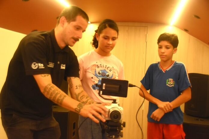 A Prefeitura de Maricá, por meio da Secretaria de Pessoa com Deficiência e Inclusão, iniciou, nesta segunda-feira (06/04), na Casa do Autista, em Itapeba, as ações em comemoração ao Dia Mundial de Conscientização sobre o Autismo, celebrado em 2 de abril