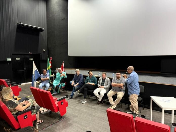 A Prefeitura de Maricá, por meio da Secretaria de Cultura e das Utopias, assinou nesta sexta-feira (10/04) um Protocolo de Intenções com o Ministério da Cultura (MinC), o Instituto Federal Fluminense (IFF) e a Universidade Livre do Carnaval de Maricá (UniCarnaval)