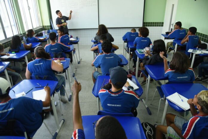 A Prefeitura de Maricá, por meio da Secretaria de Educação, registrou avanço nos índices de alfabetização da rede municipal de ensino