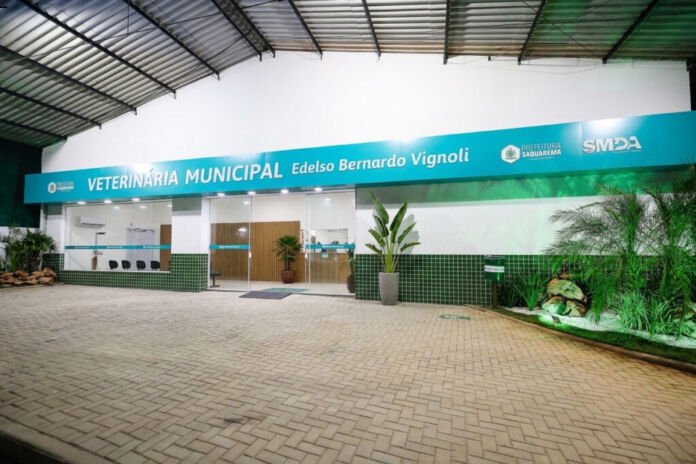 A Clínica Veterinária Municipal Edelso Bernardo Vignoli (Saquarema) completou dois anos de inauguração em abril, consolidando-se como a maior unidade de atendimento à saúde animal da Região dos Lagos