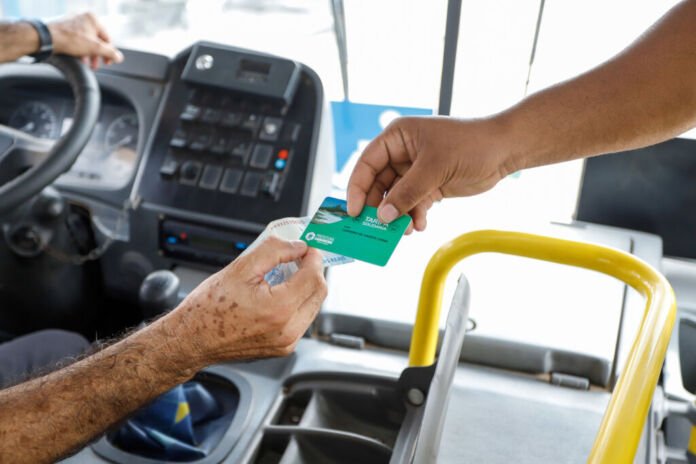 O Tarifa Solidária, criado pela Prefeitura de Saquarema, completou cinco anos e os números mostram o sucesso do programa que dá desconto na passagem dos ônibus municipais da cidade