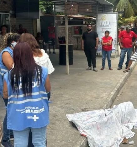 Um homem de aproximadamente 34 anos foi assassinado a tiros na última terça-feira, 31 de março.