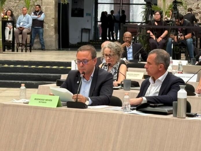 prefeito de Niterói e presidente da Rede Mercocidades, Rodrigo Neves, encerrou nesta sexta-feira (10) sua missão oficial pelo México e Equador com uma intensa agenda na Cidade do México