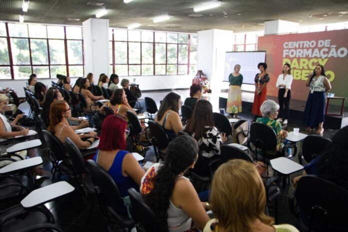 A Secretaria Municipal de Educação de Niterói vai iniciar em abril uma nova etapa de formação continuada em educação especial na perspectiva inclusiva, voltada aos profissionais da Rede Municipal de Ensino