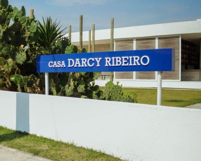 Escrito em Maricá, o livro ‘O Povo Brasileiro: A Formação e o Sentido do Brasil’, de Darcy Ribeiro, ganhou destaque internacional ao ser traduzido para o mandarim e lançado em Pequim, na China, na última quinta-feira (09/04)