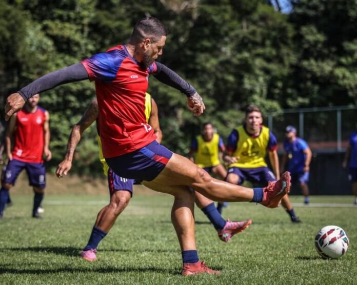 Invicto e líder do Grupo A14 da Série D do Campeonato Brasileiro, o Maricá FC tem mais um teste fora de casa neste sábado (25), às 18h