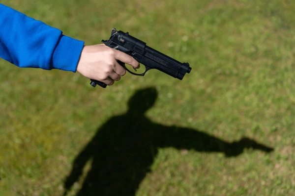 Episódios de ataques criminosos contra empresas distribuidoras de internet vêm preocupando os maricaenses, principalmente no que tange ao possível avanço das facções criminosas em Maricá