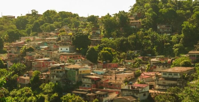 A Prefeitura de Niterói apresentou, nesta segunda-feira (13), as diretrizes do programa “Vida Nova no Morro”, em evento realizado na sede do Conselho de Arquitetura e Urbanismo do Rio de Janeiro (CAU-RJ), no centro da capital fluminense