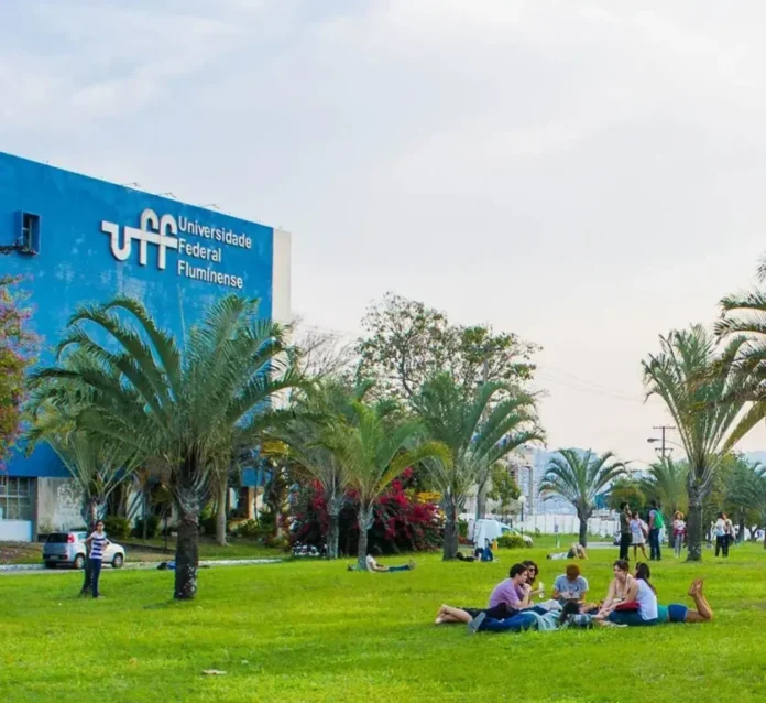 A Prefeitura de Niterói, em parceria com o Instituto de Saúde Coletiva da Universidade Federal Fluminense, promove a ação “Diálogos pela Saúde da População Surda no SUS”