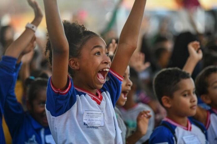 3ª Feira Literária de Guapimirim (4) Entre os dias 9 e 13 de junho de 2026, Guapimirim será tomada pela magia das palavras, da música e da cultura com a realização da 4ª edição da FLIG – Feira Literária de Guapimirim